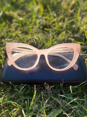 Translucent Pale Pink Cat-Eye Women's Glasses